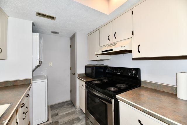 2805 Punto Alto Circle, Indianapolis, IN 46227
