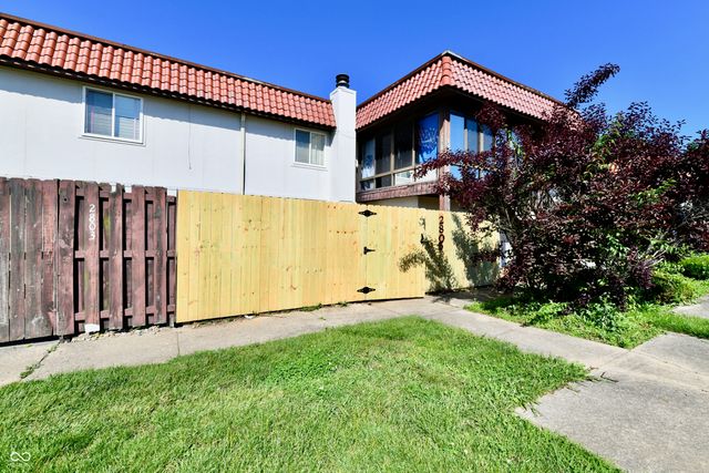 2805 Punto Alto Circle, Indianapolis, IN 46227