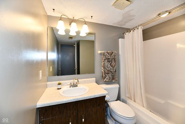 2805 Punto Alto Circle, Indianapolis, IN 46227
