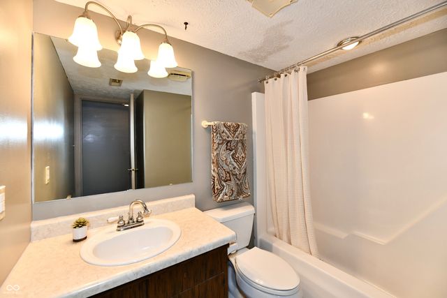 2805 Punto Alto Circle, Indianapolis, IN 46227