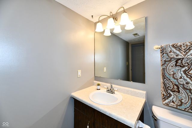 2805 Punto Alto Circle, Indianapolis, IN 46227