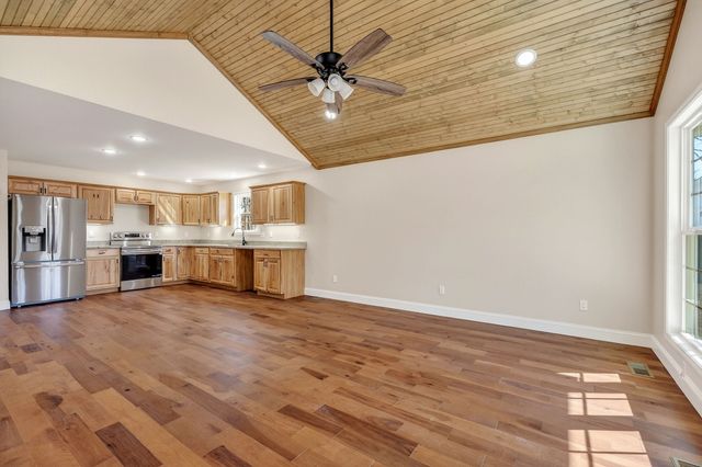 270 rich loop, Sparta, TN 38583