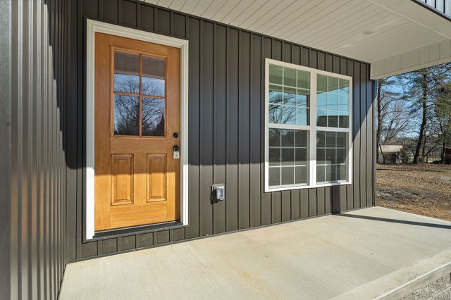 270 rich loop, Sparta, TN 38583