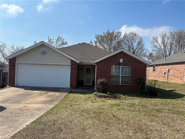 1239 China Berry, Fayetteville, AR 72704