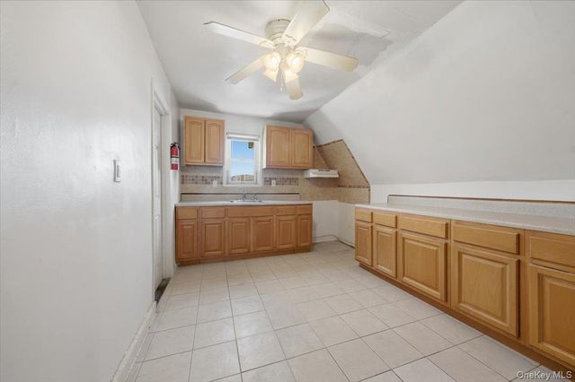 233 S 5th Avenue, Mount Vernon, NY 10550