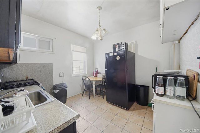 233 S 5th Avenue, Mount Vernon, NY 10550