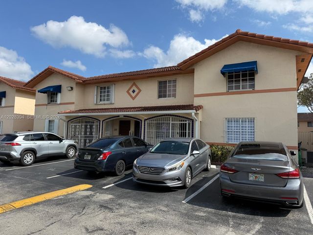 2212 W 74th St 201-28, Hialeah, FL 33016