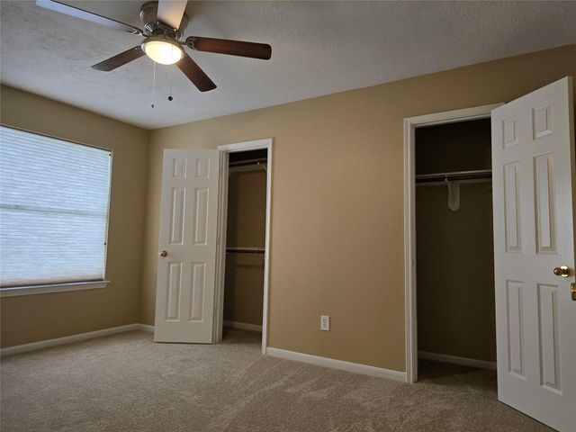 1820 Branch Hill Drive, Pearland, TX 77581
