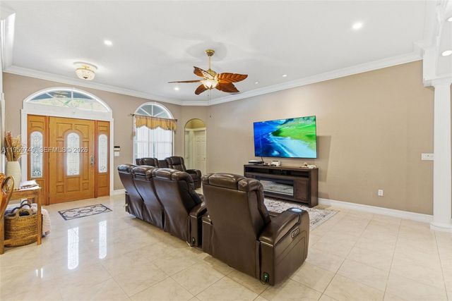 2570 SE 4th Pl, Homestead, FL 33033