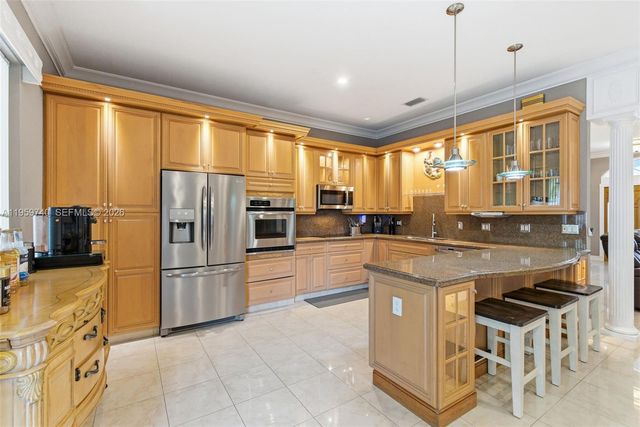 2570 SE 4th Pl, Homestead, FL 33033