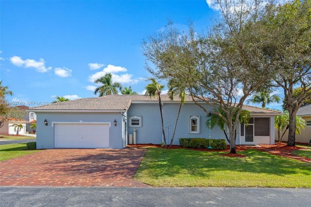 2570 SE 4th Pl, Homestead, FL 33033