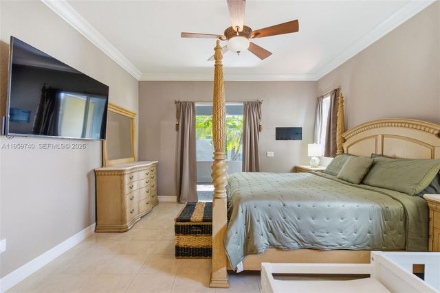 2570 SE 4th Pl, Homestead, FL 33033