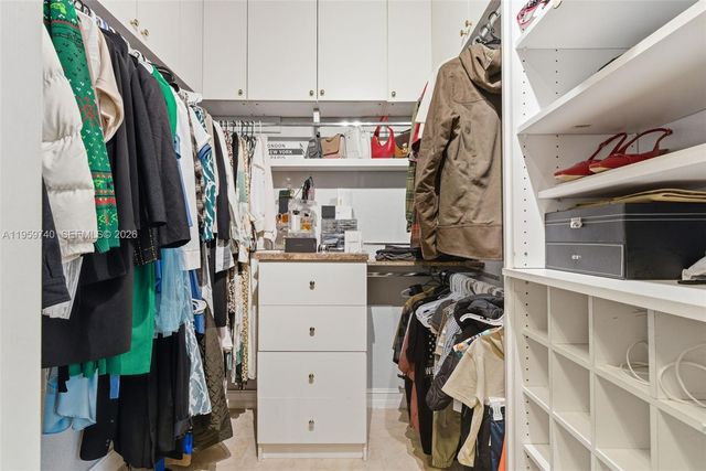 2570 SE 4th Pl, Homestead, FL 33033