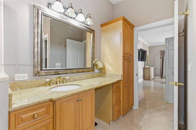 2570 SE 4th Pl, Homestead, FL 33033