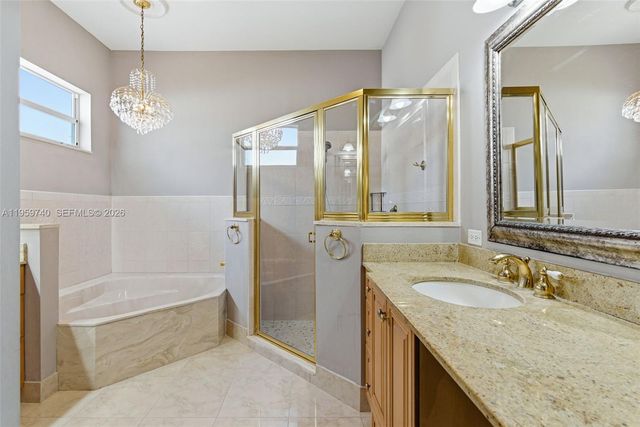 2570 SE 4th Pl, Homestead, FL 33033