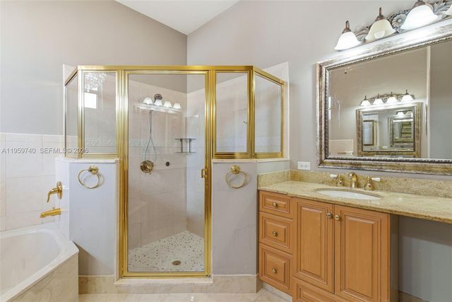 2570 SE 4th Pl, Homestead, FL 33033