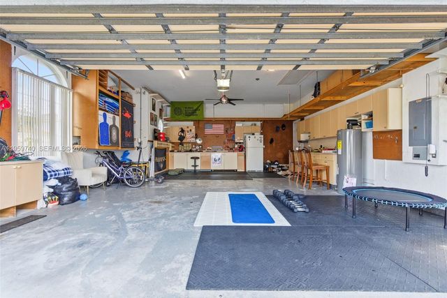 2570 SE 4th Pl, Homestead, FL 33033