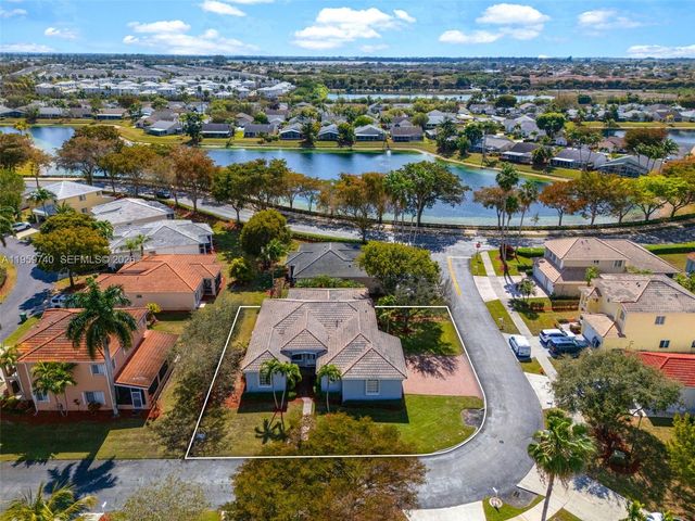 2570 SE 4th Pl, Homestead, FL 33033