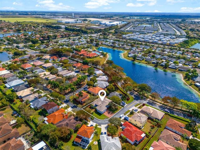 2570 SE 4th Pl, Homestead, FL 33033