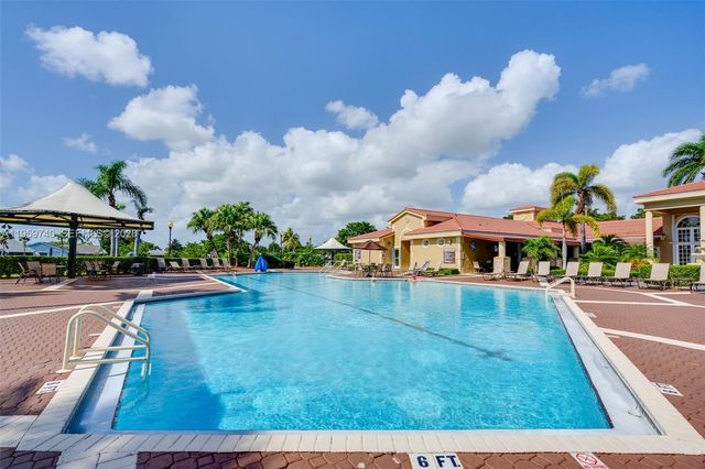 2570 SE 4th Pl, Homestead, FL 33033