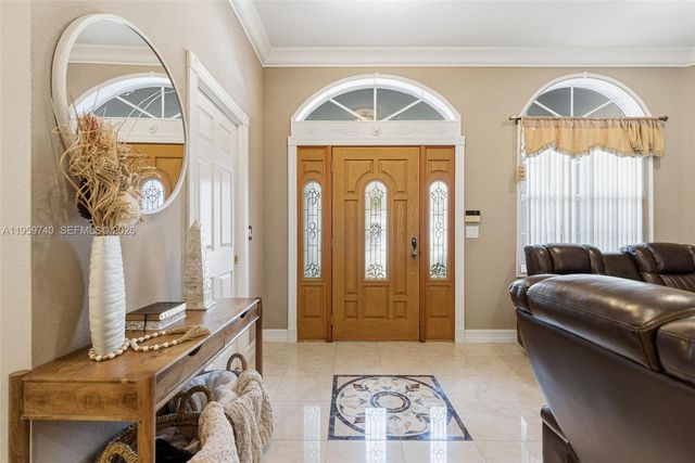 2570 SE 4th Pl, Homestead, FL 33033