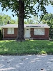 120 Madonna Drive, St Louis, MO 63121