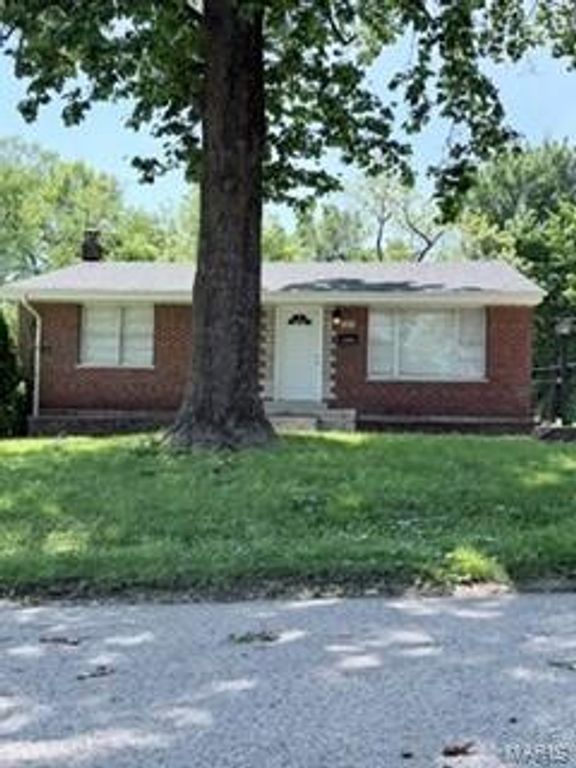 120 Madonna Drive, St Louis, MO 63121