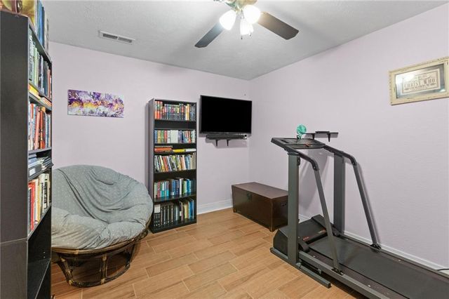 1333 E 19th Street, Lawrence, KS 66046