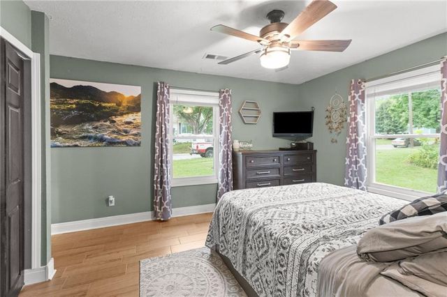 1333 E 19th Street, Lawrence, KS 66046