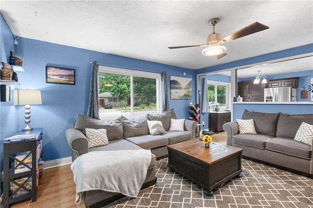 1333 E 19th Street, Lawrence, KS 66046