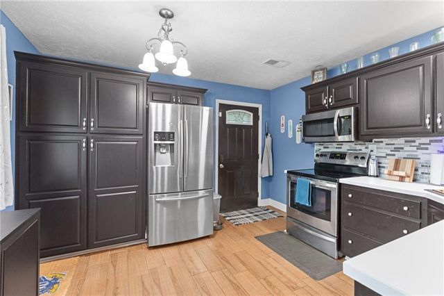 1333 E 19th Street, Lawrence, KS 66046