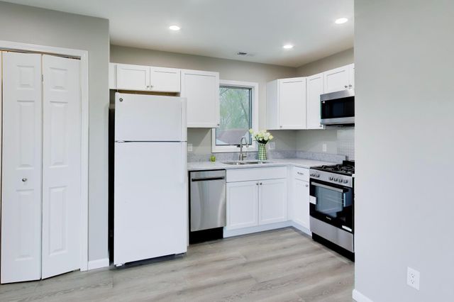 9831 Erie Street, Highland, IN 46322