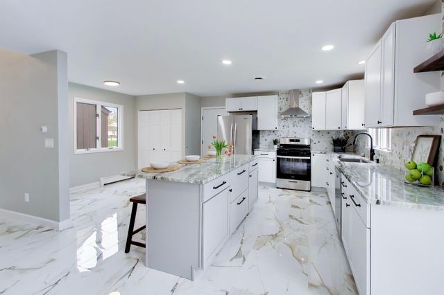 9831 Erie Street, Highland, IN 46322