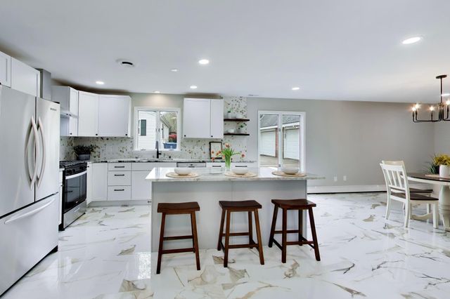 9831 Erie Street, Highland, IN 46322