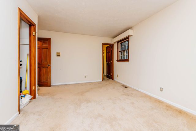 6368 Old Forsyth Road, Macon, GA 31210