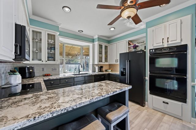 3203 Creek Manor Drive, Houston, TX 77339