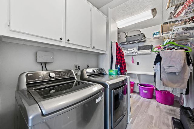 3203 Creek Manor Drive, Houston, TX 77339