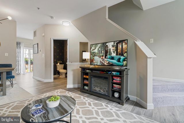 5804 SUMMERS GROVE RD, Alexandria, VA 22304