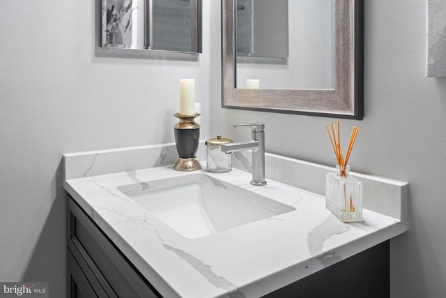 5804 SUMMERS GROVE RD, Alexandria, VA 22304