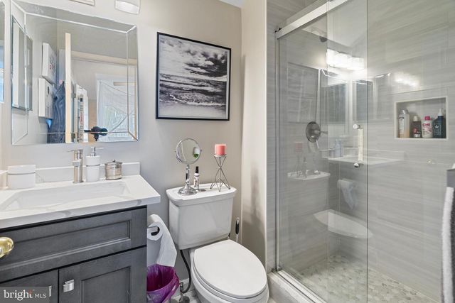 5804 SUMMERS GROVE RD, Alexandria, VA 22304