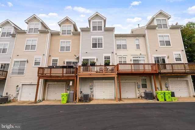 5804 SUMMERS GROVE RD, Alexandria, VA 22304