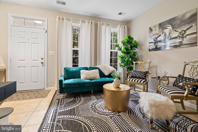 5804 SUMMERS GROVE RD, Alexandria, VA 22304