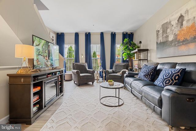 5804 SUMMERS GROVE RD, Alexandria, VA 22304