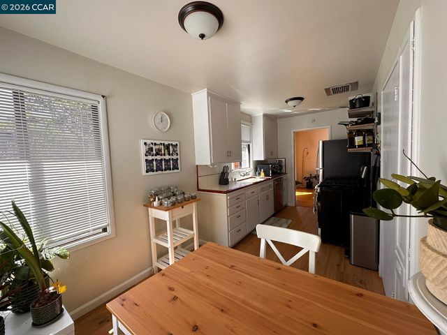 325 Landfair Ave, San Mateo, CA 94403