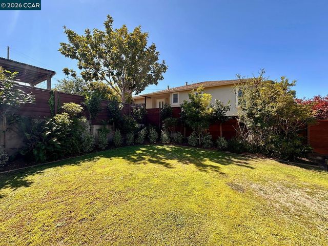 325 Landfair Ave, San Mateo, CA 94403