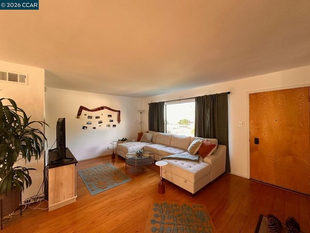 325 Landfair Ave, San Mateo, CA 94403