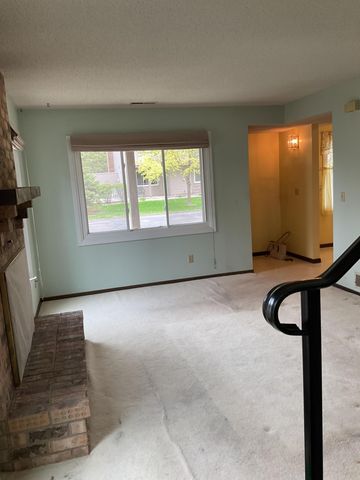 4711 Lund Point, Eagan, MN 55122