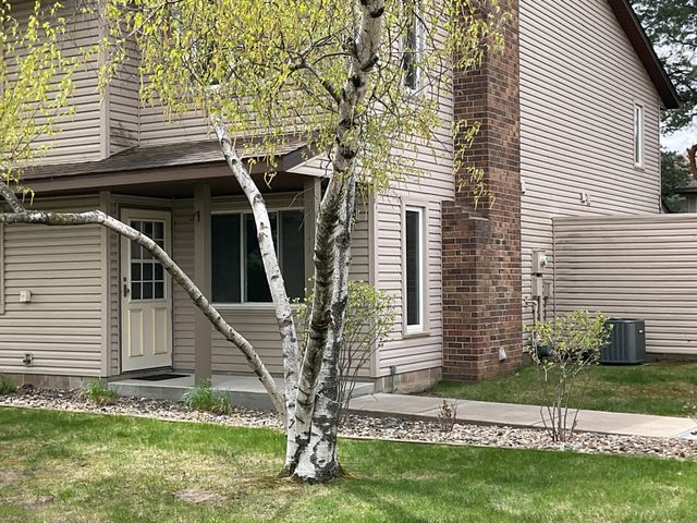 4711 Lund Point, Eagan, MN 55122