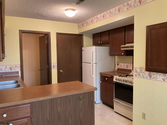 4711 Lund Point, Eagan, MN 55122