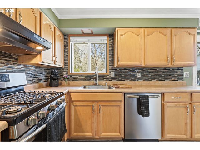 3820 Se STOTT Cir, Troutdale, OR 97060